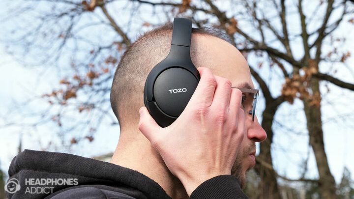 TOZO HT2 pressing buttons